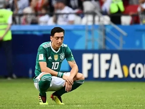 SỐC! Mesut Ozil sắp chia tay ĐTQG Đức