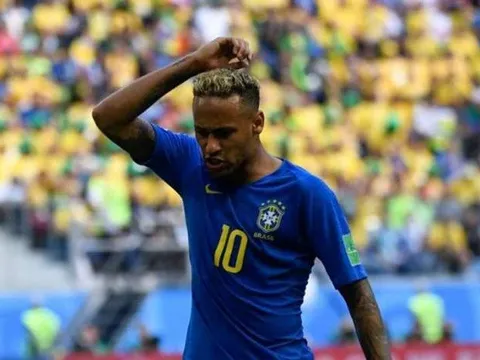 Biến lớn ở ĐT Brazil: Neymar sỉ nhục Thiago Silva