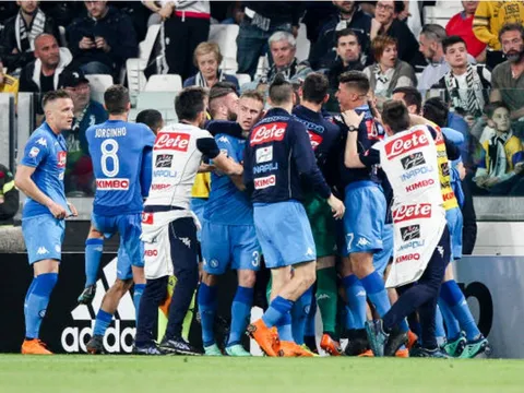 Biến Turin thành nhà, Napoli thắp lại giấc mơ vô địch