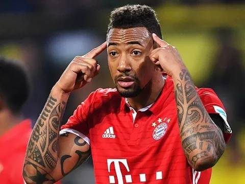 Boateng và những pha cản phá khó tin