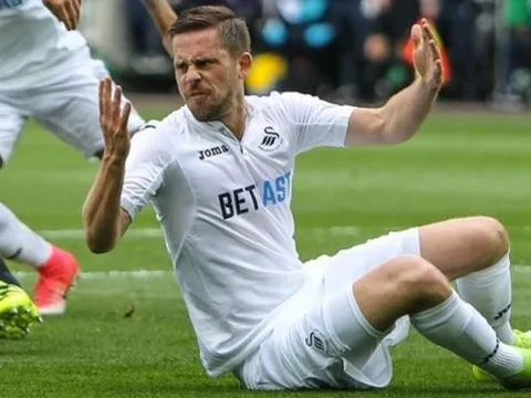Bom tấn "điên rồ" Sigurdsson sắp nổ?