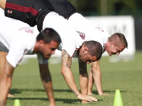 Bonucci đỏ mặt vì bài tâp của Montella
