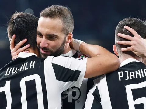 Bonucci hạ gục Buffon, nhưng Milan không thể ngăn Juventus