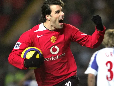 Bryan Robson chọn ra đội hình vĩ đại nhất M.U: Song sát Van Gol - Rooney
