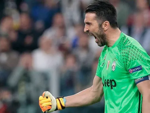 ĐHTB lượt về Tứ kết Champions League: Ronaldo chói sáng; tập thể Juventus áp đảo