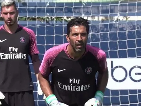 Buffon trở lại tập luyện sau trận ra mắt ác mộng cho PSG