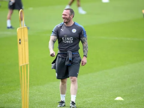 Buổi tập đầu tiên của Leicester, ấn tượng trợ lý 'xăm trổ'