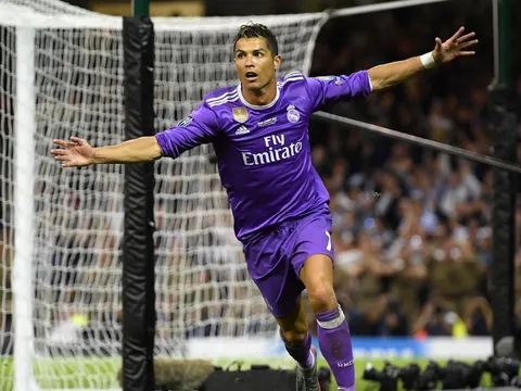 C. Ronaldo: "Tôi có nói là sẽ rời Real Madrid đâu?"