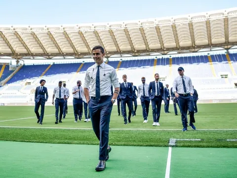 Các 'nam thần' Juventus đầy lịch lãm xuất hiện trên sân Olimpico