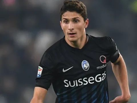 Điểm báo châu Âu: M.U tiếp cận trung vệ Barca, Chelsea mua sao lạ Juve