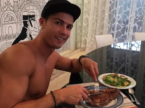 Cận cảnh chế độ dinh dưỡng khắt khe của Ronaldo