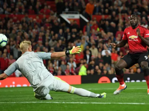 Cận cảnh pha hỏng ăn 'không thể tin được' của Lukaku