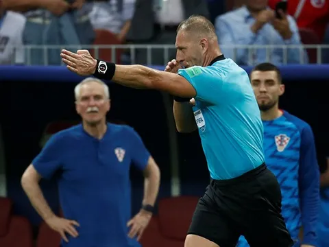 Cận cảnh tình huống VAR - bước ngoặt của trận chung kết World Cup