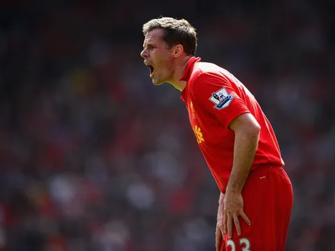 Carragher giục Liverpool mua gấp 3-4 tân binh