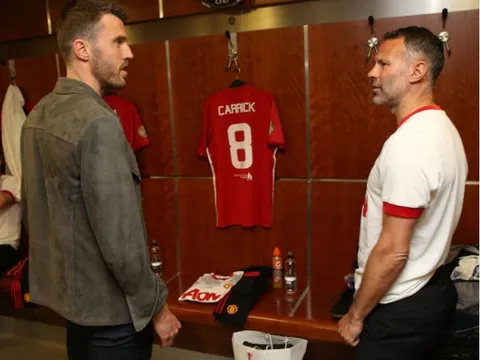 Carrick tất bật đi thăm từng người bạn cũ tại Old Trafford