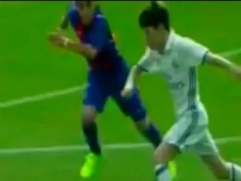 Cậu út nhà Zidane tỏa sáng trong trận El Clasico 'nhí'