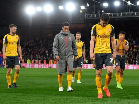 CĐV Arsenal nổi 'cơn lôi đình' sau thất bại
