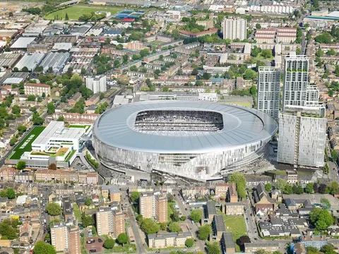 CĐV đối thủ phục sát đất với quy mô từ SVĐ mới của Tottenham