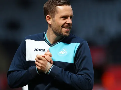 CĐV Everton 'điên loạn' trước ngày Sigurdsson đi vào lịch sử