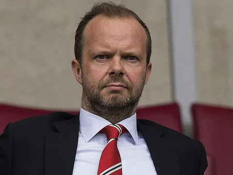 CĐV M.U tức giận với nguyên nhân khiến Ed Woodward không mua thêm người