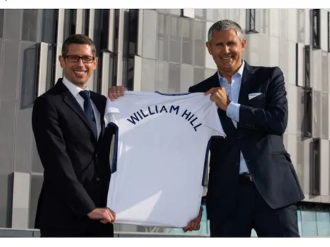 CĐV Tottenham phẫn nộ khi CLB 'bén duyên' với con bạc