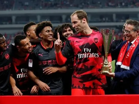 Cech không cho đồng đội ăn mừng cúp giao hữu ICC