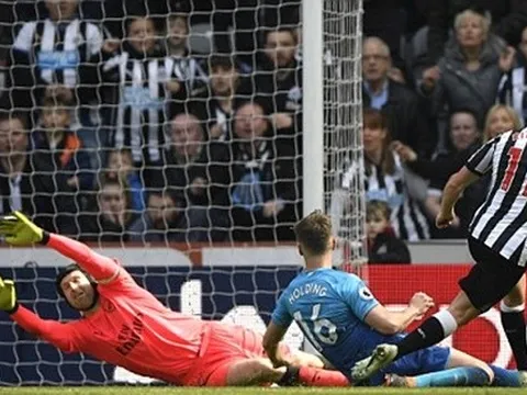 Chấm điểm Arsenal: Công làm thủ phá