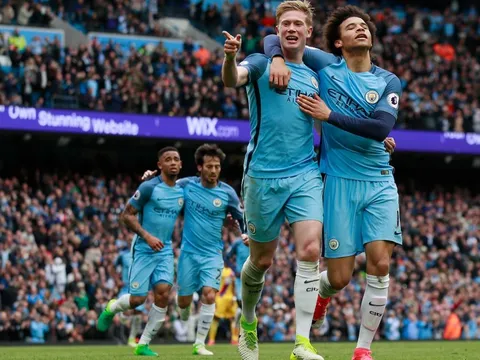 Tiền vệ, hậu vệ Man City làm lu mờ hoàn toàn Gabriel Jesus