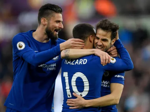 Chật vật vượt Swansea, Chelsea 'phả hơi nóng' vào top 4