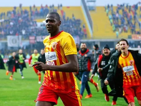 Cheick Tidiane Diabate: Niềm cảm hứng mới tại Stadio Ciro Vigorito