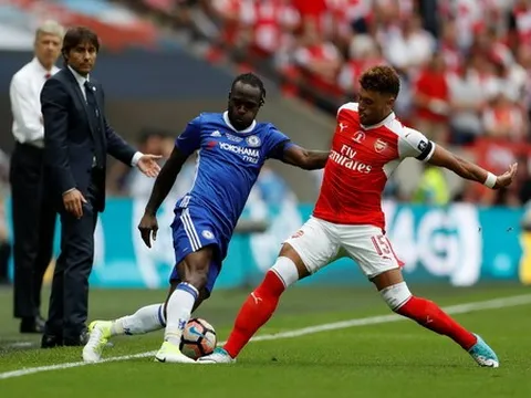Chelsea khá hơn với chiến dịch "Bàn tay sắt" của Conte?