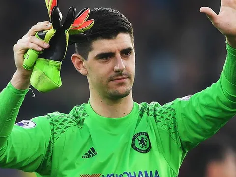 Chelsea dập tắt tham vọng mua Courtois của Real