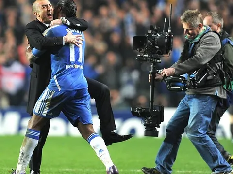 8 điểm trùng hợp kỳ lạ giữa Leicester và Chelsea vô địch năm 2012
