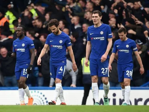 Chelsea nguy cơ lỡ C1: Conte và sự ức chế của Mourinho