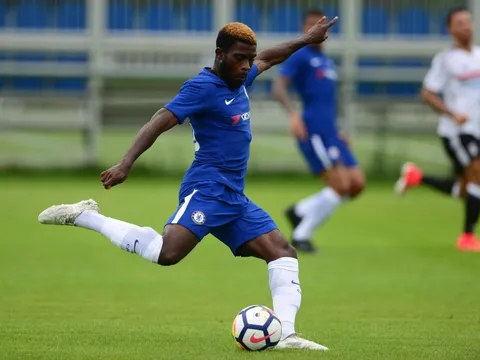 Chelsea sai lầm khi bán Matic, mua Bakayoko