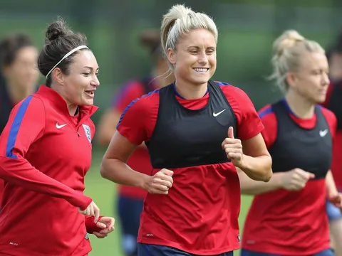 Chelsea và Arsenal dời thời gian thi đấu vì bóng đá nữ