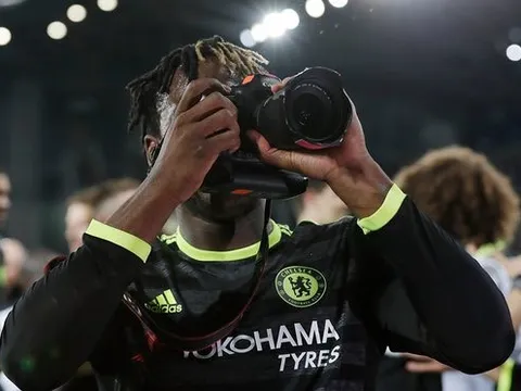 Chelsea vô địch qua ống kính... Batshuayi