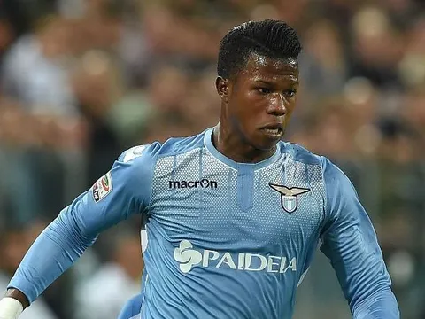 Chi 20 triệu euro, Milan đánh bại Juventus và M.U
