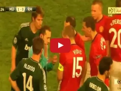Chiếc thẻ đỏ fan Man United nhớ mãi không quên