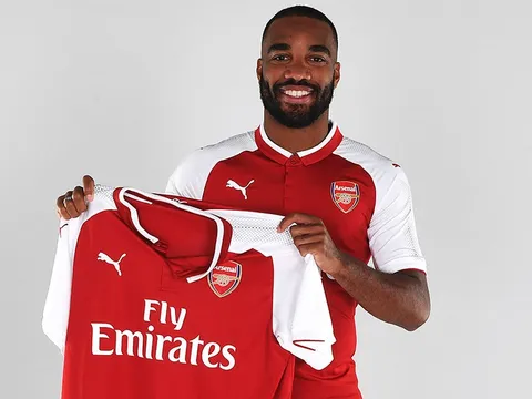 CHÍNH THỨC: Arsenal nổ 'bom tấn' Alexandre Lacazette