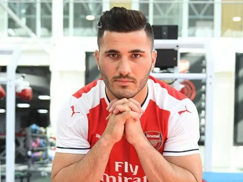 CHÍNH THỨC: Arsenal trình làng tân binh đầu tiên