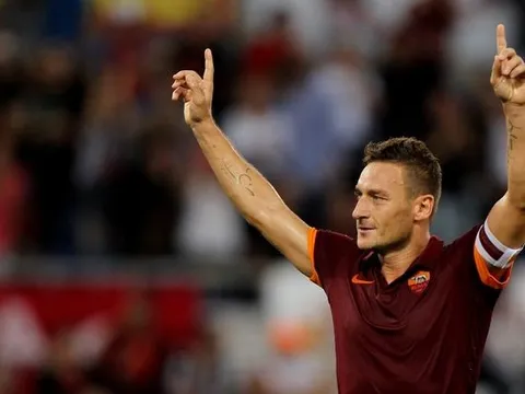 CHÍNH THỨC: AS Roma xác nhận Totti sẽ quay lại