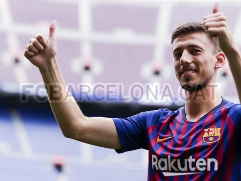Barca ra mắt tân binh thứ hai trong mùa Hè