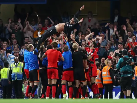 CHÍNH THỨC giúp Huddersfield trụ hạng, David Wagner bay giữa trời Stamford Bridge