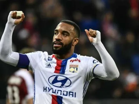 CHÍNH THỨC: Lacazette xác nhận rời Lyon, hé lộ điểm đến