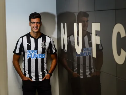 CHÍNH THỨC: Sao trẻ Dortmund cập bến Newcastle