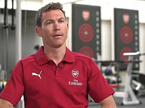 CHÍNH THỨC: Sau Lichtsteiner, Arsenal hoàn tất bản hợp đồng thứ 2