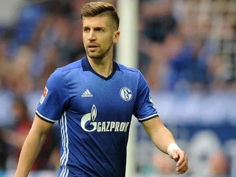 CHÍNH THỨC: Schalke tâm lý, 'trói' cựu trung vệ Man City đến năm 2022