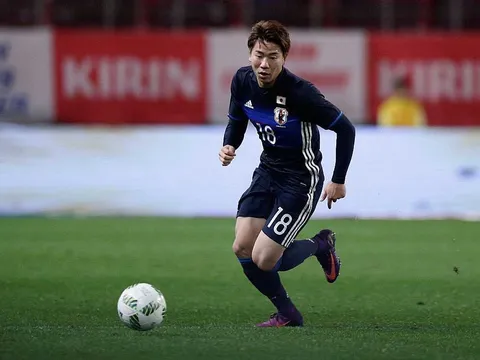 Chính thức: Takuma Asano tiếp tục bị Arsenal cho 'lưu đày' tại Đức
