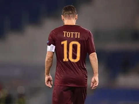 CHÍNH THỨC: Totti tuyên bố giải nghệ